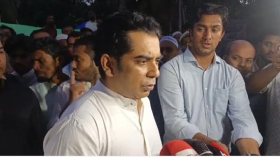 ভোলার রূপকার নাজিউর রহমান মঞ্জুর ১৮তম মৃত্যুবার্ষিকী উপলক্ষে স্মরণসভা ও দোয়া মাহফিল: জুলাই সনদ সরকার ও বিরোধী দলকে মুখোমুখি পর্যায়ে নিয়ে যাচ্ছে-ভোলায় ব্যারিস্টার আন্দালিব রহমান পার্থ