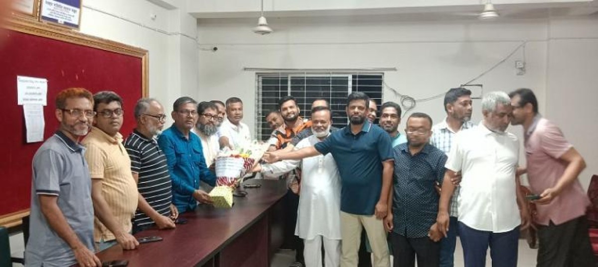 ভোলা প্রেসক্লাবের নতুন কমিটিকে প্রাথমিক শিক্ষক সমিতির ফুলেল শুভেচ্ছা অভিনন্দন